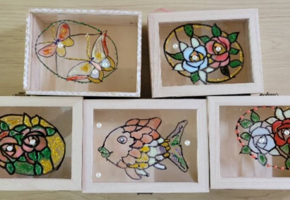 🌷ステンドグラス小物入れを作りました🌷（長丘）