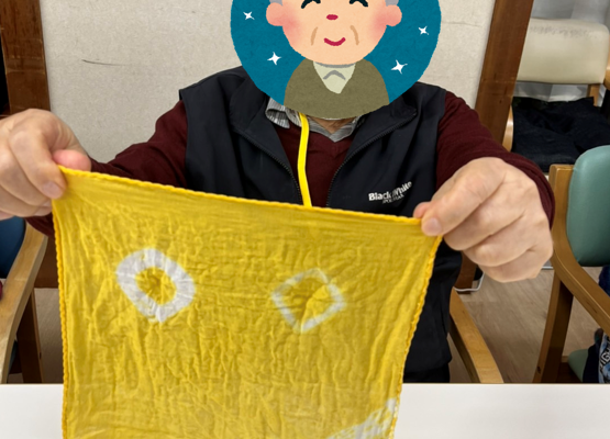 【長丘店】玉ねぎの皮でハンカチの絞り染め😳🎵